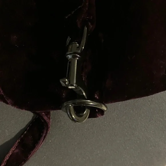 Rebecca Minkoff Purple Velvet Backpack - broken clasp - Picture 4 of 7